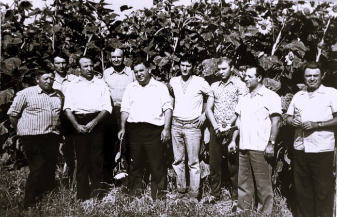 1.1.184 Я. Геринг с соратниками